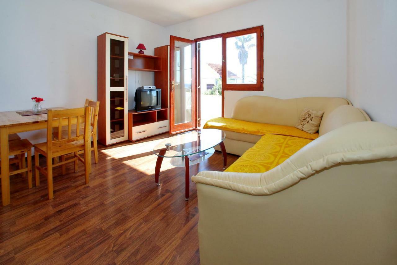 Apartment Vala *