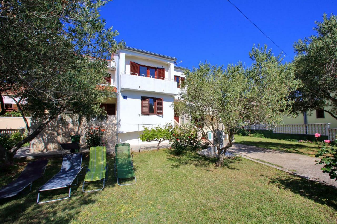 Apartment Vala *
