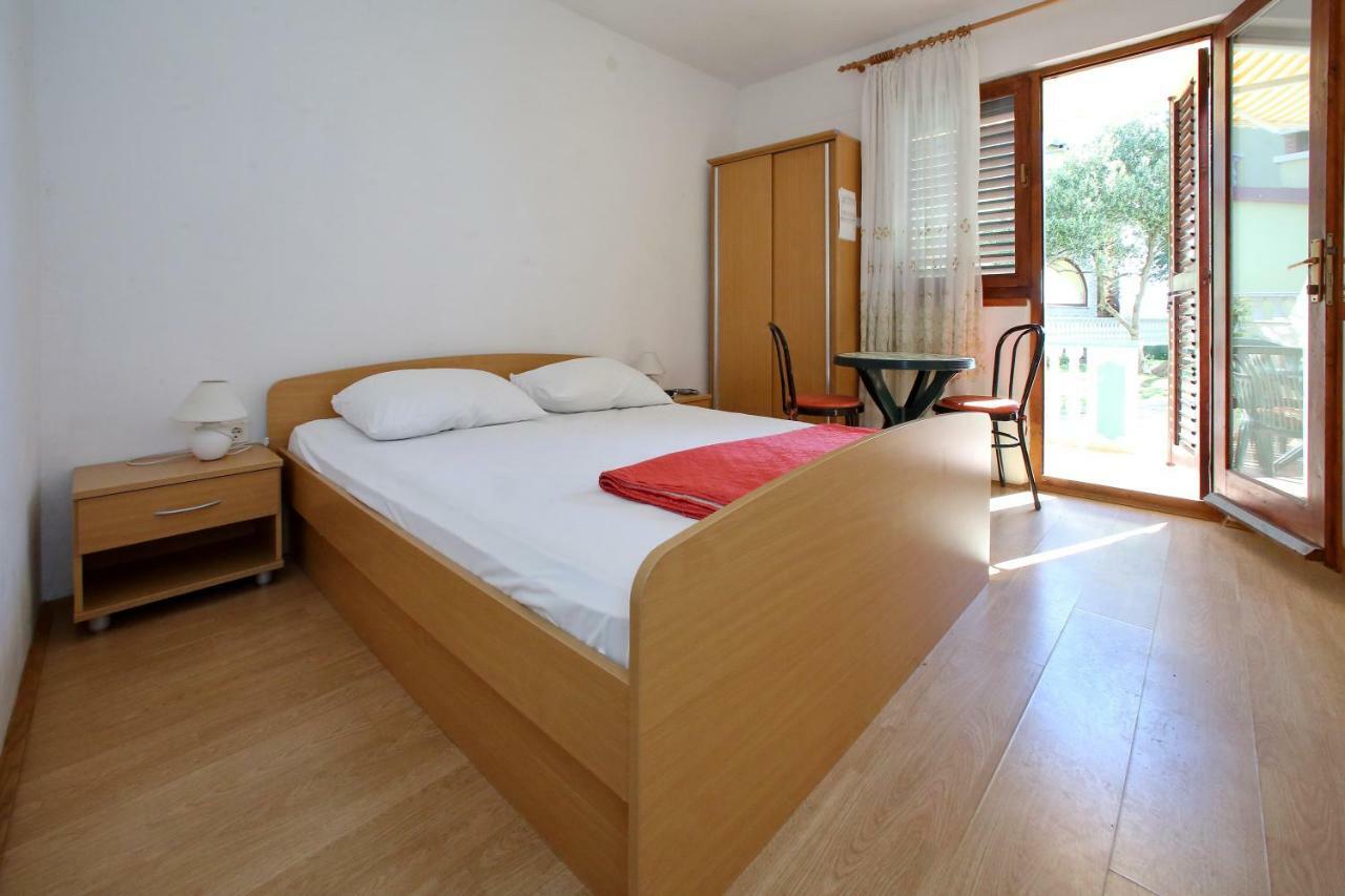 Apartment Vala *